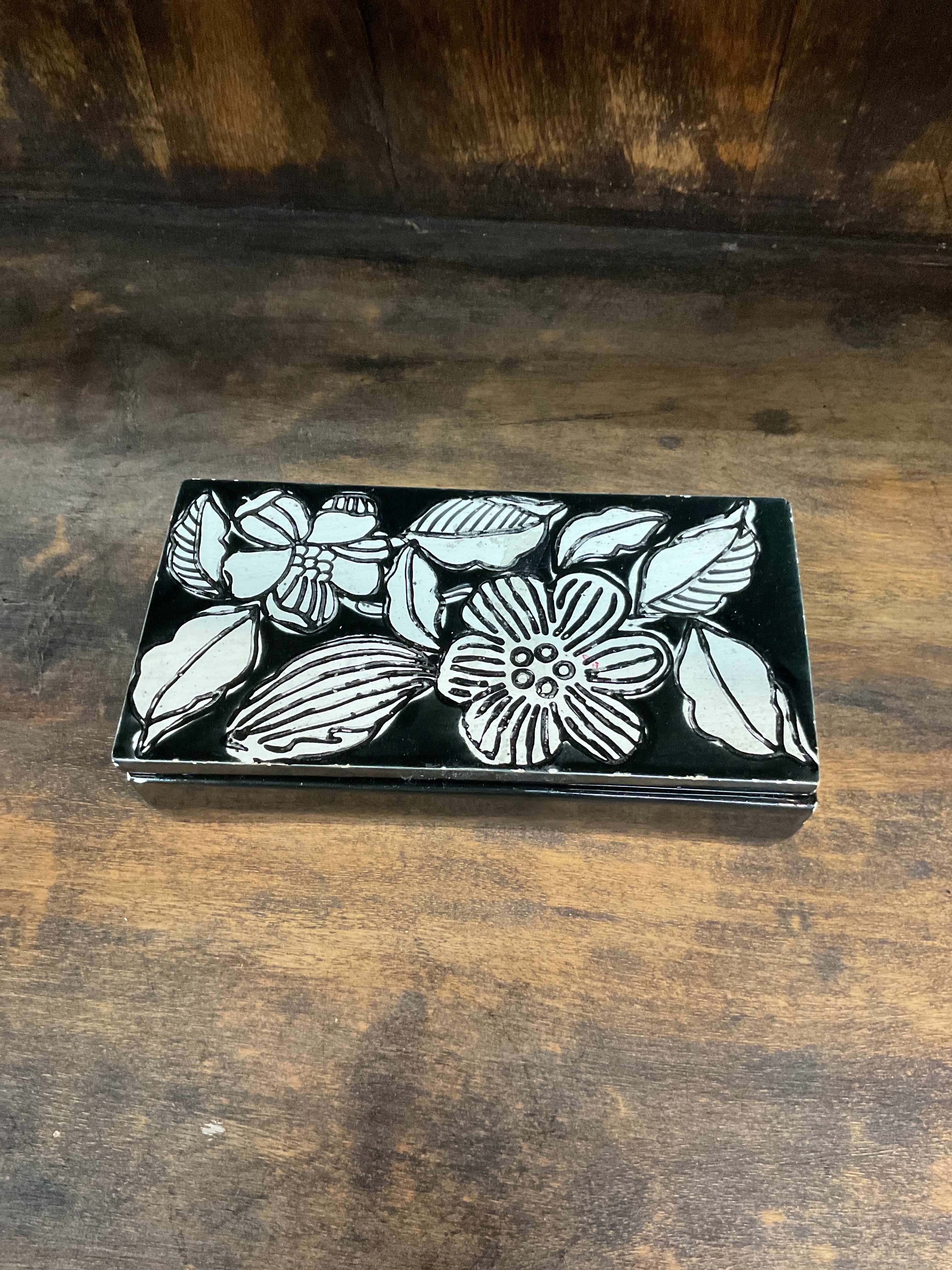 Black & White Floral Pattern Keepsake Box