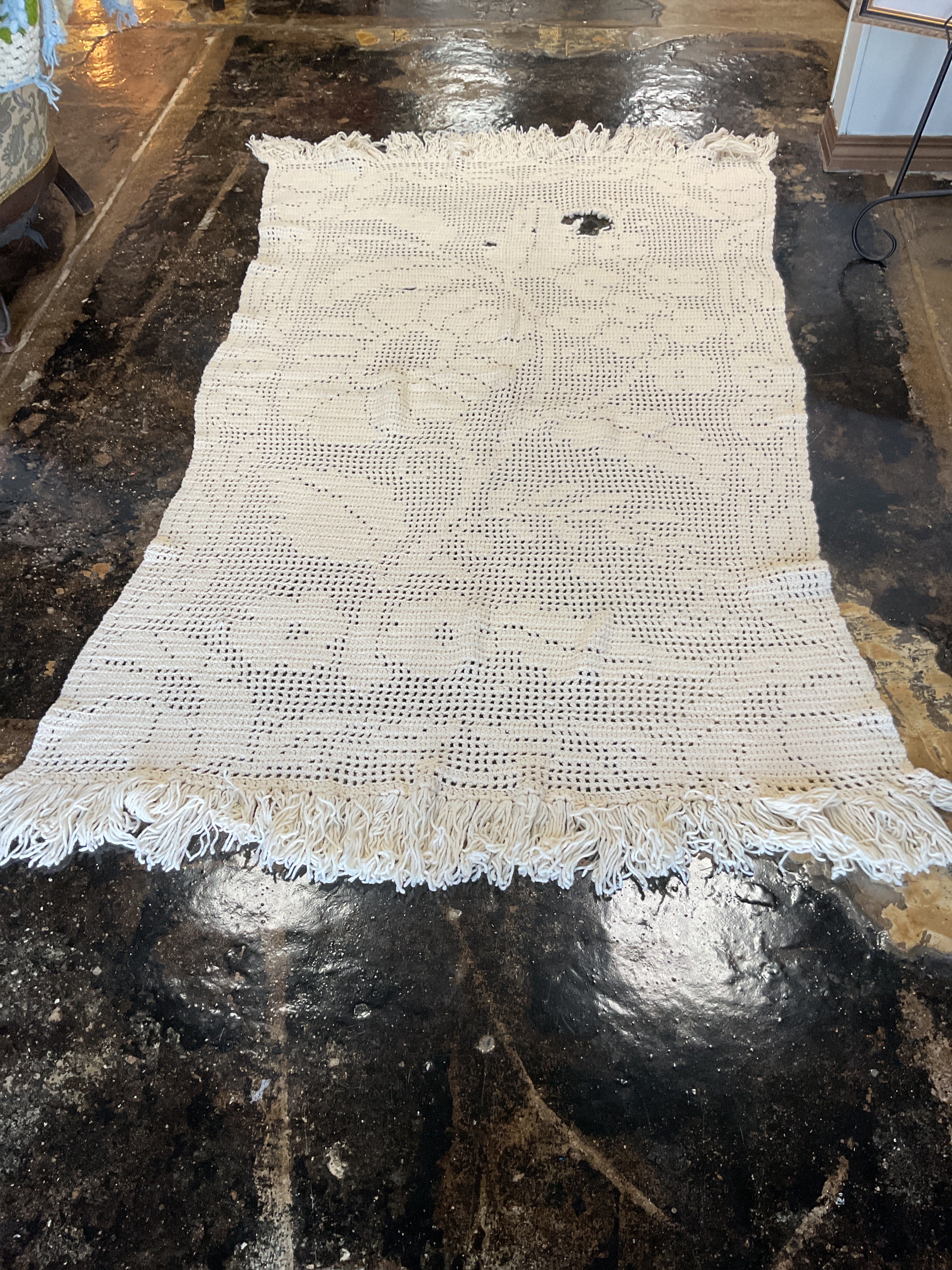 White Crocheted Throw (with hole)